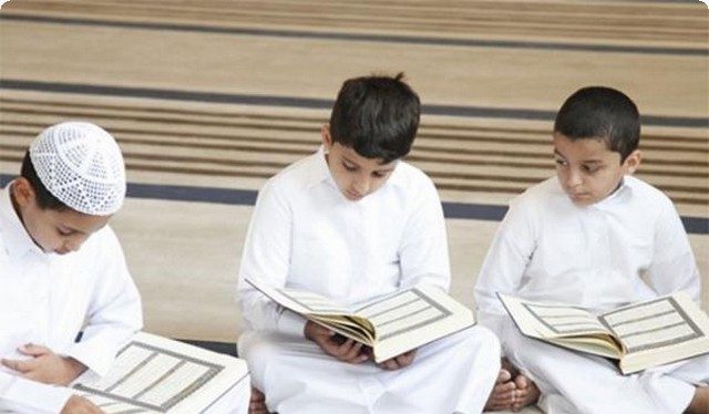 طرق ونصائح لتحفيظ طفلك القرآن الكريم